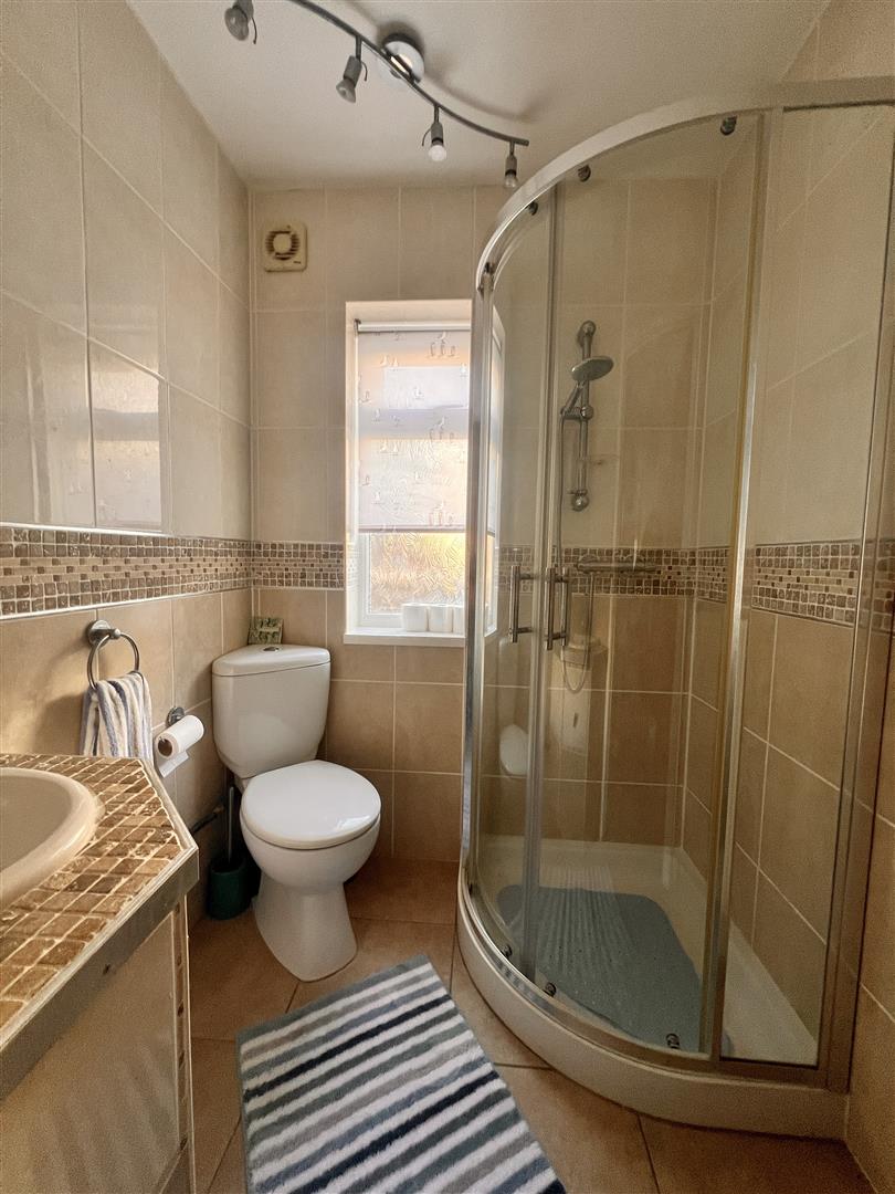 Shower Room: